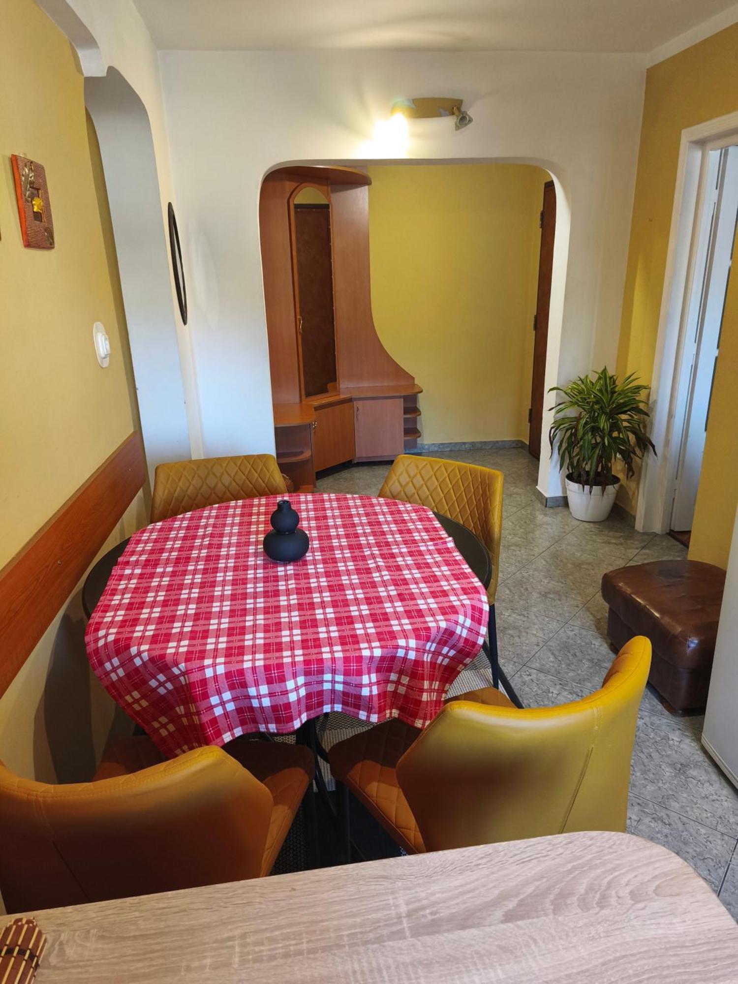 Ta'Arof Apartment オラデア エクステリア 写真